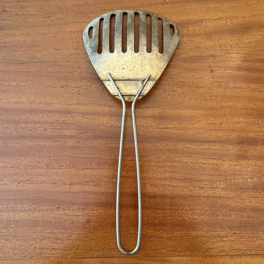 Vintage Wire Handle Slotted Turner Spatula — 10
